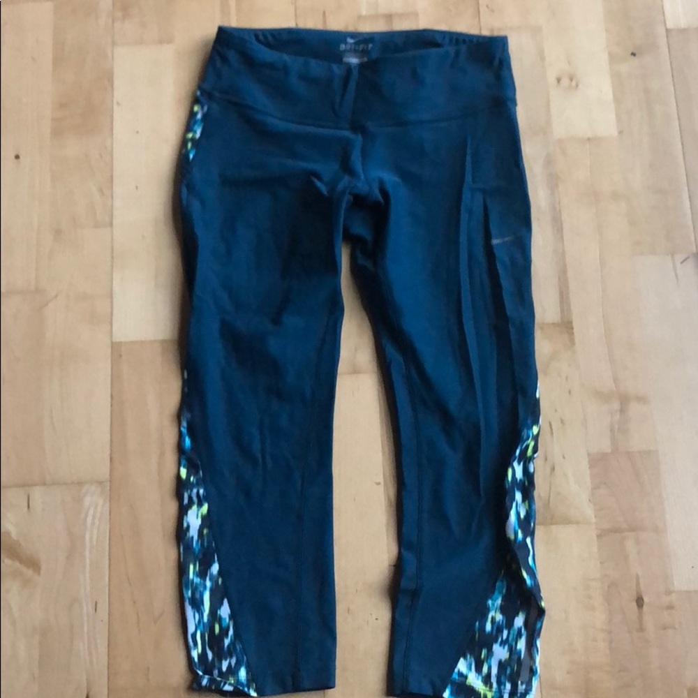 Nike crop leggings